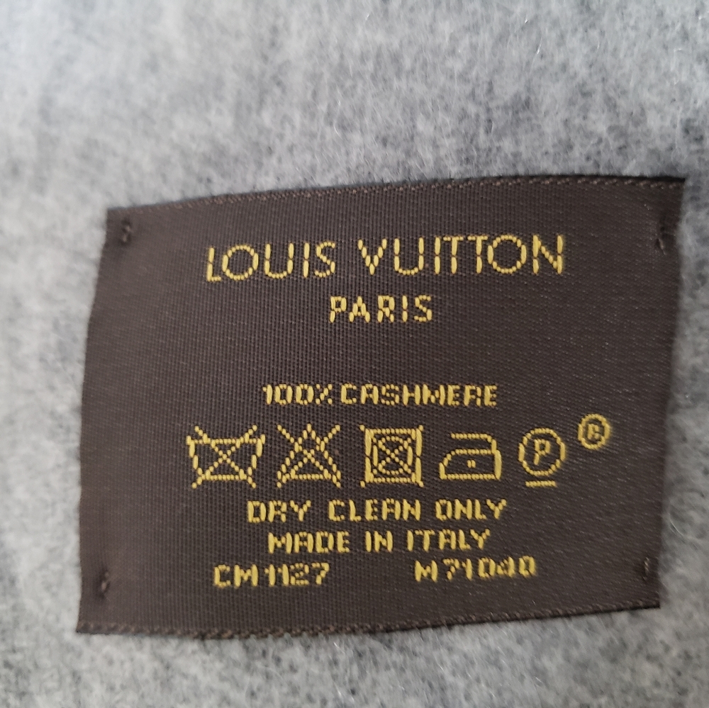 Authentic Louis Vuitton monogram cashmere scarf - Picture 4 of 5